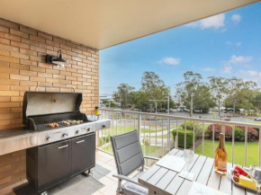 10 'Teramby Court' 104 Magnus Street - in Nelson Bay CBD with water views and WIFI, Nelson Bay